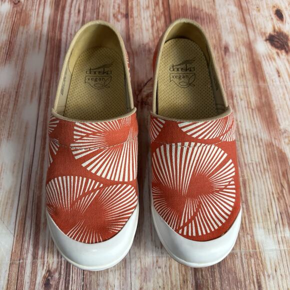 Dansko Vegan VOLLEY Womens Size EU 39 US 8.5-9 Red White Palm Canvas Clogs Shoes - Picture 3 of 10